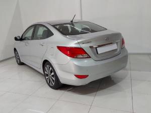 Hyundai Accent hatch 1.6 Fluid auto - Image 3