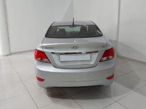 Hyundai Accent hatch 1.6 Fluid auto - Image 4