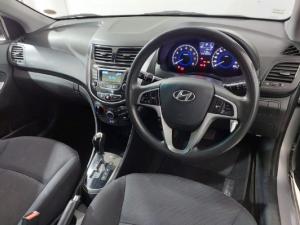 Hyundai Accent hatch 1.6 Fluid auto - Image 6