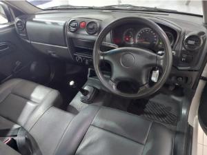 Isuzu KB 250D-Teq double cab LE KB72 - Image 5