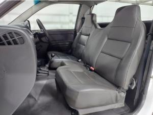 Isuzu KB 250D-Teq double cab LE KB72 - Image 6
