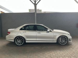 Mercedes-Benz C-Class sedan C63 AMG - Image 2