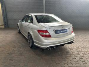 Mercedes-Benz C-Class sedan C63 AMG - Image 3