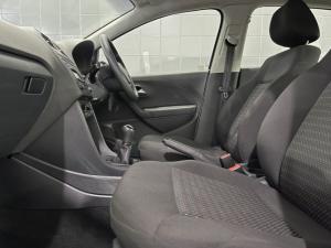 Volkswagen Polo Vivo hatch 1.6 Comfortline auto - Image 8
