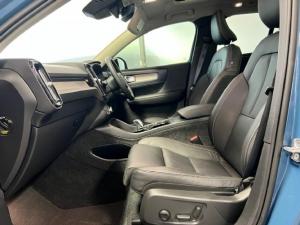 Volvo XC40 B4 Plus Dark - Image 12