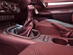 Toyota Hilux 2.4GD-6 single cab Raider manual - Image 12