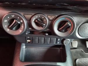 Toyota Hilux 2.4GD-6 single cab Raider manual - Image 19