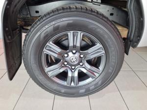 Toyota Hilux 2.4GD-6 single cab Raider manual - Image 21