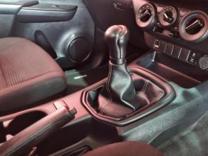 Toyota Hilux 2.4GD-6 single cab Raider manual - Image 9