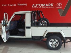 Toyota Land Cruiser 79 4.5D-4D V8 single cab LX - Image 6