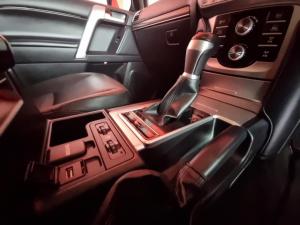 Toyota Land Cruiser Prado 2.8GD VX-L - Image 17