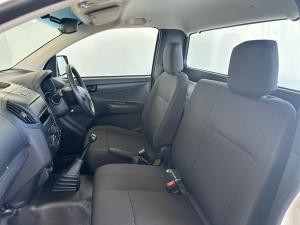Isuzu D-Max Gen 6 250c single cab - Image 9