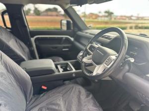 Land Rover Defender 110 D240 S - Image 10