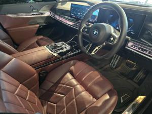 BMW i7 xDrive60 M Sport - Image 11
