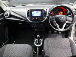 Toyota Vitz 1.0 XR manual - Image 7