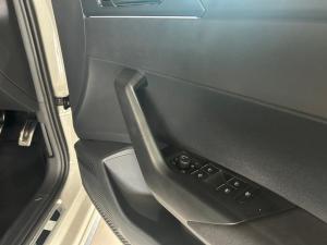 Volkswagen Polo hatch 1.0TSI R-Line - Image 9