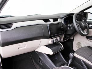 Renault Triber 1.0 Intens auto - Image 15