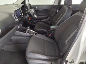 Hyundai Venue 1.0T Fluid auto - Image 8