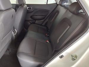 Hyundai Venue 1.0T Fluid auto - Image 9