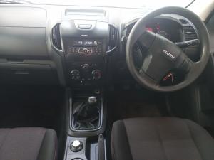 Isuzu D-Max 250 double cab 4x4 Hi-Ride - Image 10