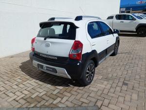 Toyota Etios Cross 1.5 Xs - Image 6