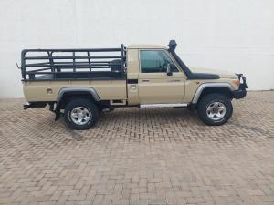 Toyota Land Cruiser 79 4.5D-4D V8 single cab LX - Image 8