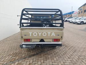 Toyota Land Cruiser 79 4.5D-4D V8 single cab LX - Image 10