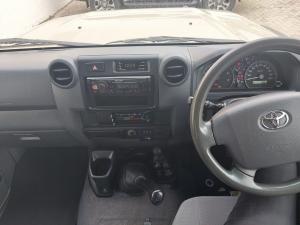 Toyota Land Cruiser 79 4.5D-4D V8 single cab LX - Image 13