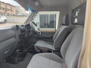Toyota Land Cruiser 79 4.5D-4D V8 single cab LX - Image 17