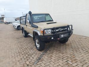 Toyota Land Cruiser 79 4.5D-4D V8 single cab LX - Image 1