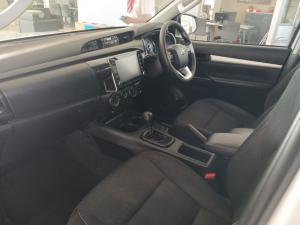 Toyota Hilux 2.4 GD-6 Raider 4X4 automaticD/C - Image 7