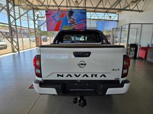 Nissan Navara 2.5D LE 4X4 automatic D/C - Image 4