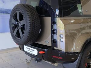 Land Rover Defender 90 P400 X - Image 10