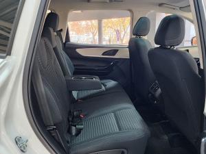 Mahindra XUV700 2.0T AX5 - Image 14
