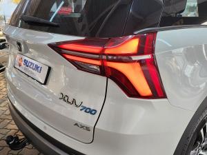 Mahindra XUV700 2.0T AX5 - Image 9