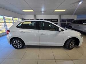 Volkswagen Polo hatch 1.0TSI Life auto - Image 6