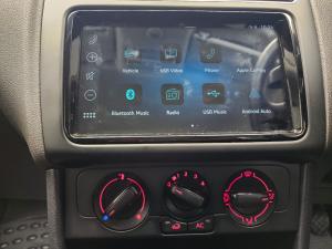 Volkswagen Polo Vivo hatch 1.4 Life - Image 9