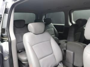 Hyundai H-1 2.5VGTi bus Elite 12-seater - Image 10