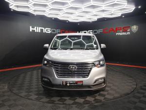 Hyundai H-1 2.5VGTi bus Elite 12-seater - Image 2