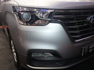 Hyundai H-1 2.5VGTi bus Elite 12-seater - Image 6