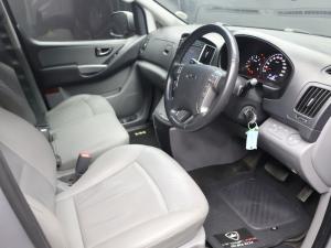 Hyundai H-1 2.5VGTi bus Elite 12-seater - Image 9