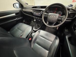 Toyota Hilux 2.0 single cab S (aircon) - Image 6