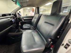 Toyota Hilux 2.0 single cab S (aircon) - Image 7