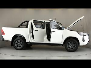 Toyota Hilux 2.8GD-6 double cab 4x4 Raider auto - Image 15