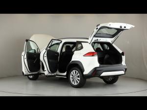 Toyota Corolla Cross 1.8 Hybrid XS - Image 12