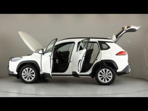 Toyota Corolla Cross 1.8 Hybrid XS - Image 13