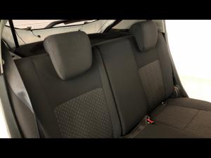 Toyota Vitz 1.0 XR manual - Image 22