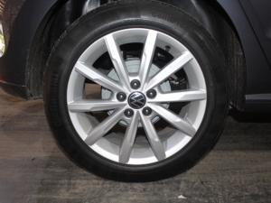 Volkswagen Polo Vivo 1.6 Style - Image 21