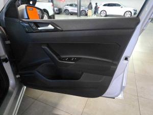 Volkswagen Polo 1.0 TSI Life - Image 11