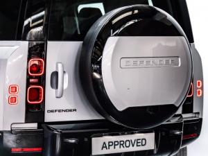 Land Rover Defender 110 D300 X-Dynamic SE - Image 10